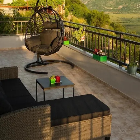 Apartment Apartment Village House Ravno