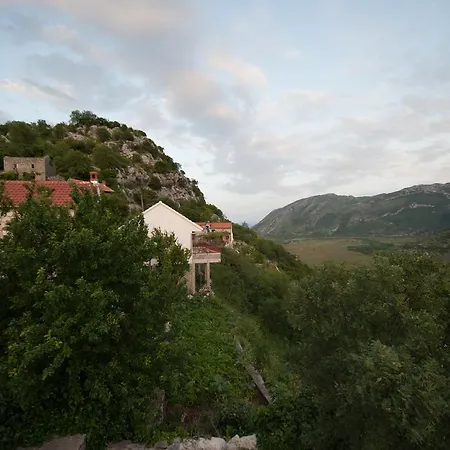 Apartment Village House Ravno