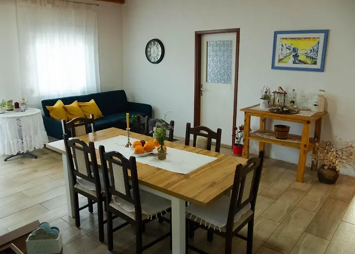 Village House * Ravno