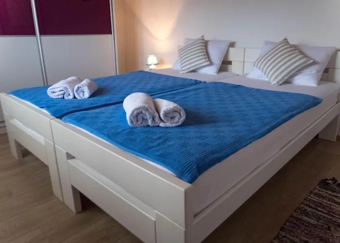 Village House * Ravno