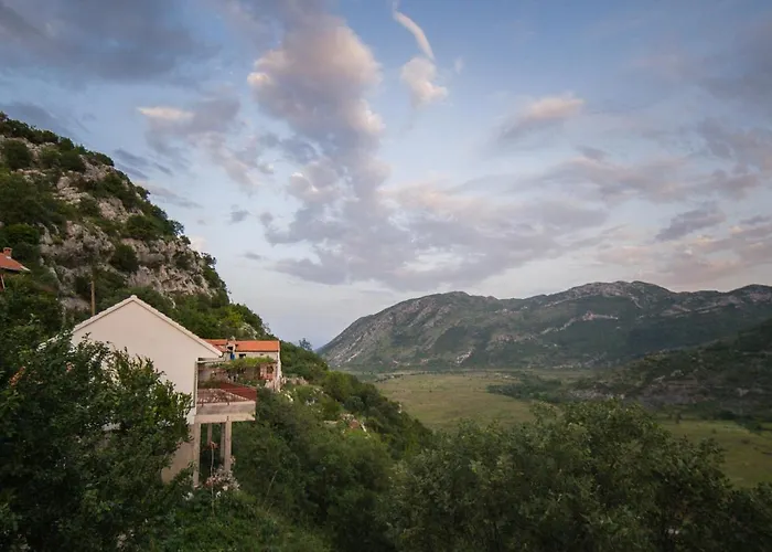 Daire Village House Ravno